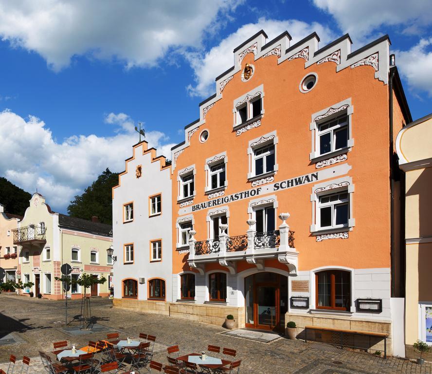 Gasthaus Schwan Riedenburg Exterior photo